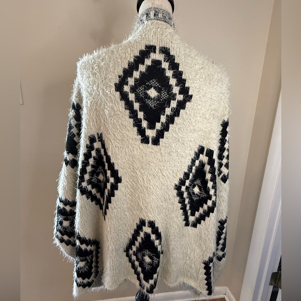 Soft Surroundings long line cardigan faux fur southwestern pattern OS - Picture 4 of 12